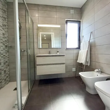Apartment T3 Alto -vista Mar,ar Condicionado,garagem *