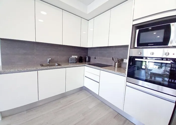 Appartamento T3 Alto -vista Mar,ar Condicionado,garagem Quarteira